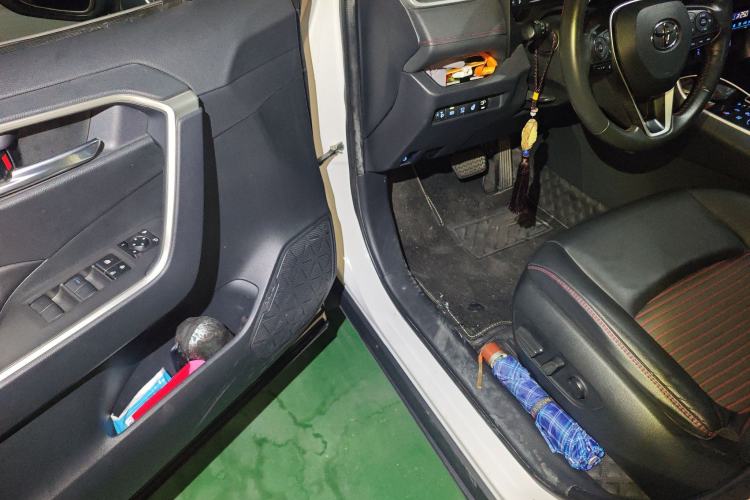 Used Toyota RAV4 Rongfang Plug-in Hybrid 2021 2.5L Two-Wheel Drive Elite Pro Driver Seat