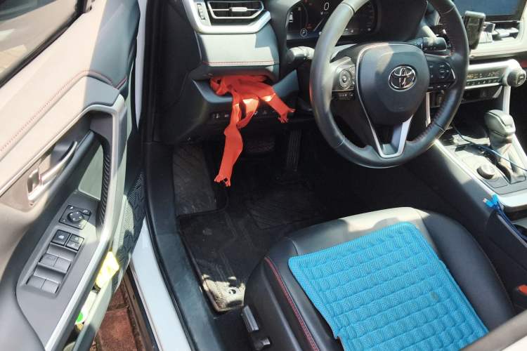 Used Toyota RAV4 Rongfang Plug-in Hybrid 2021 2.5L 4x4 Flagship Pro Driver Seat