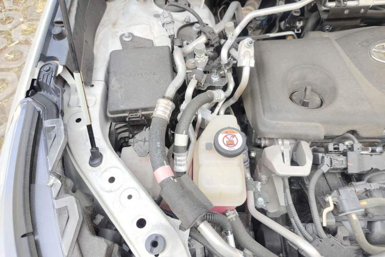 Used Toyota RAV4 Rongfang Plug-in Hybrid 2021 2.5L Two-Wheel Drive Elite Pro Engine Bay Right