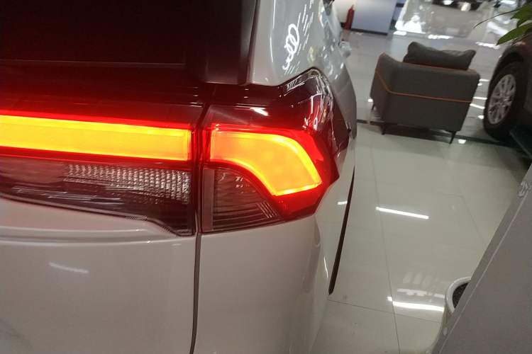 Used Toyota RAV4 Rongfang Plug-in Hybrid 2021 2.5L Two-Wheel Drive Elite Pro Exterior 6