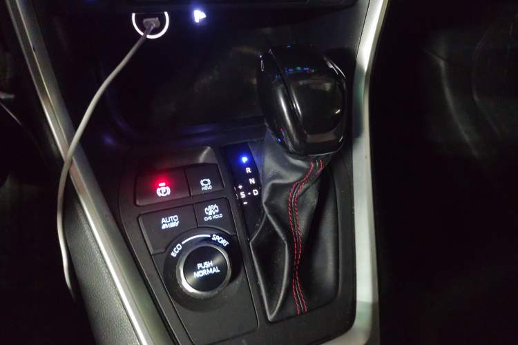 Used Toyota RAV4 Rongfang Plug-in Hybrid 2021 2.5L Two-Wheel Drive Elite Pro Gear Lever