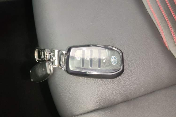 Used Toyota RAV4 Rongfang Plug-in Hybrid 2021 2.5L Two-Wheel Drive Elite Pro Interior 1