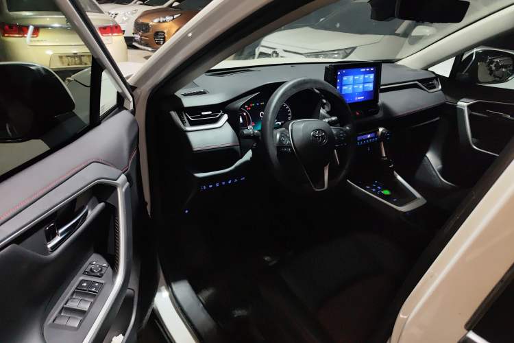 Used Toyota RAV4 Rongfang Plug-in Hybrid 2021 2.5L 4x4 Flagship Pro Interior 3