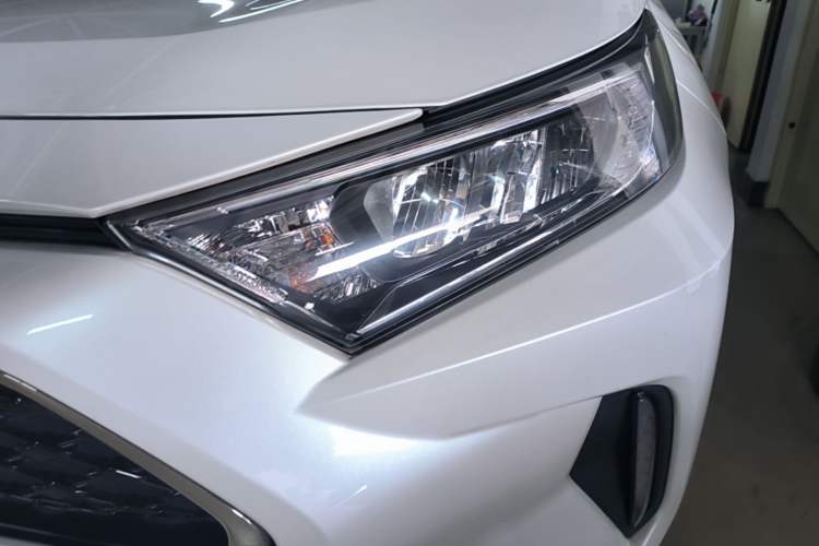 Used Toyota RAV4 Rongfang Plug-in Hybrid 2021 2.5L Two-Wheel Drive Elite Pro Left Front Headlight