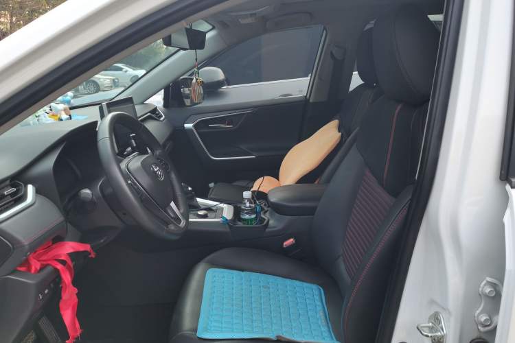 Used Toyota RAV4 Rongfang Plug-in Hybrid 2021 2.5L 4x4 Flagship Pro Left Front Seat