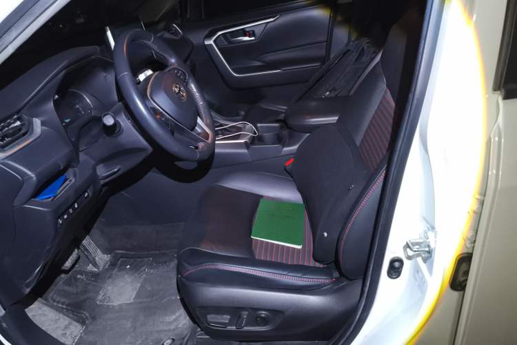 Used Toyota RAV4 Rongfang Plug-in Hybrid 2021 2.5L Two-Wheel Drive Elite Pro Left Front Seat