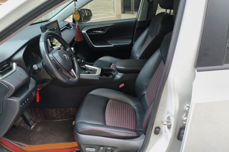 Used Toyota RAV4 Rongfang Plug-in Hybrid 2021 2.5L Two-Wheel Drive Elite Pro Left Front Seat