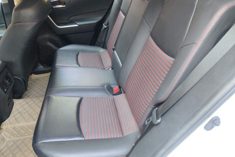 Used Toyota RAV4 Rongfang Plug-in Hybrid 2021 2.5L Two-Wheel Drive Elite Pro Left Rear Seat