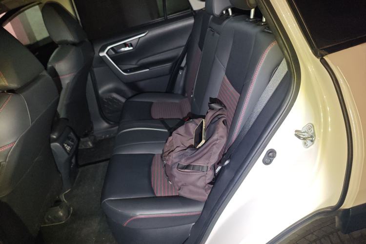 Used Toyota RAV4 Rongfang Plug-in Hybrid 2021 2.5L Two-Wheel Drive Elite Pro Left Rear Seat