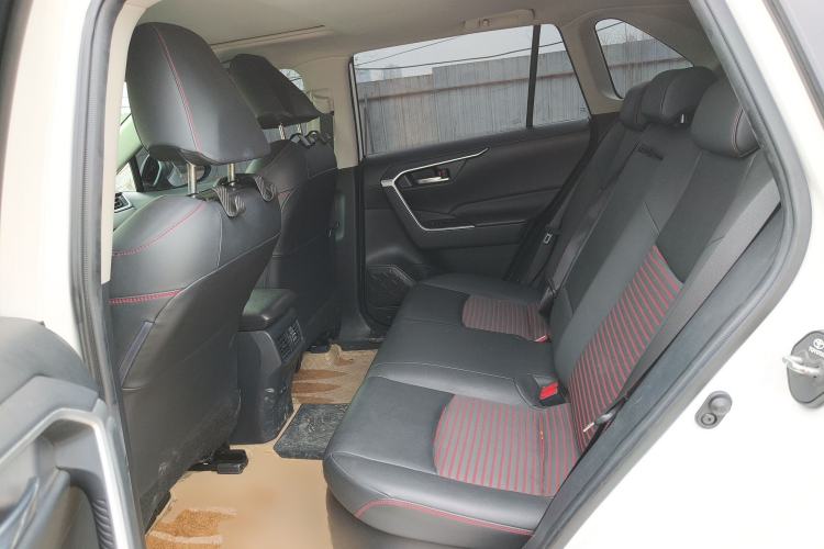 Used Toyota RAV4 Rongfang Plug-in Hybrid 2021 2.5L Two-Wheel Drive Elite Pro Left Rear Seat