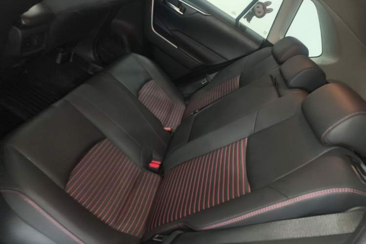 Used Toyota RAV4 Rongfang Plug-in Hybrid 2021 2.5L Two-Wheel Drive Elite Pro Left Rear Seat