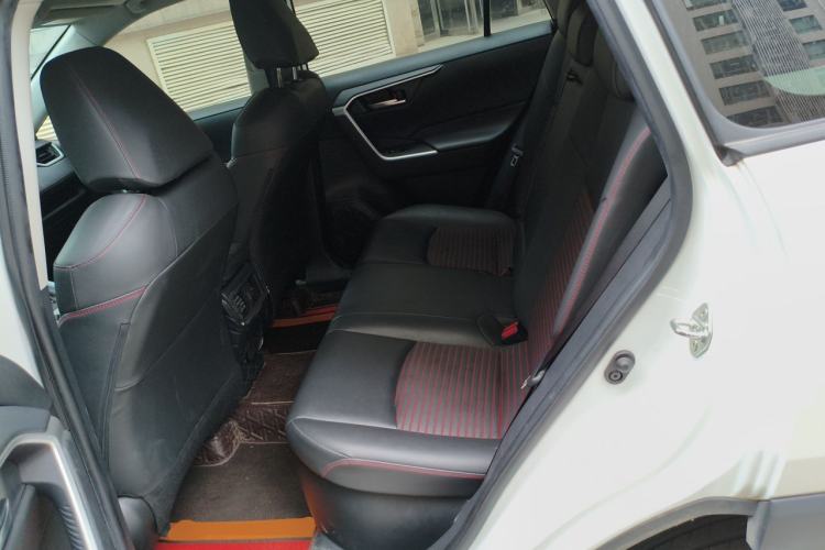 Used Toyota RAV4 Rongfang Plug-in Hybrid 2021 2.5L Two-Wheel Drive Elite Pro Left Rear Seat