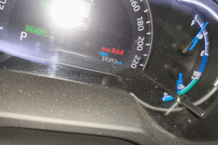 Used Toyota RAV4 Rongfang Plug-in Hybrid 2021 2.5L Two-Wheel Drive Elite Pro Odometer Close Up