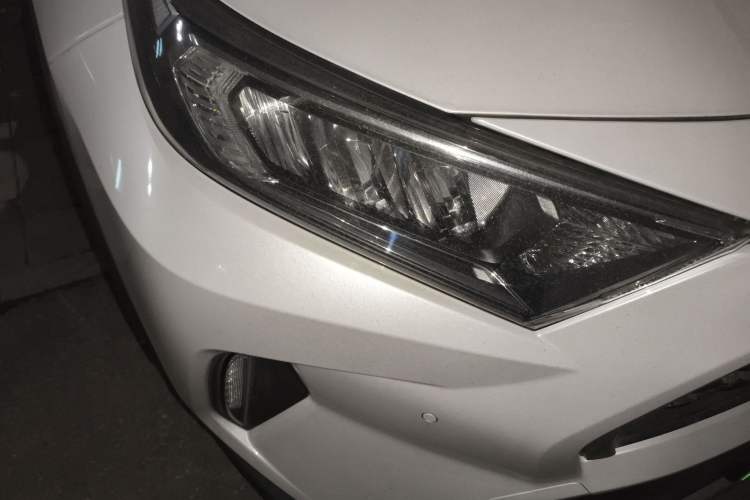Used Toyota RAV4 Rongfang Plug-in Hybrid 2021 2.5L Two-Wheel Drive Elite Pro Right Front Headlight