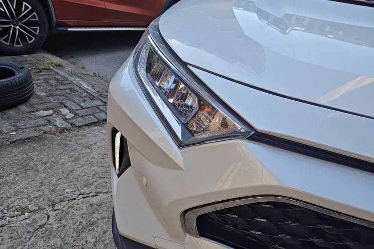 Used Toyota RAV4 Rongfang Plug-in Hybrid 2021 2.5L Two-Wheel Drive Urban Pro Right Front Headlight
