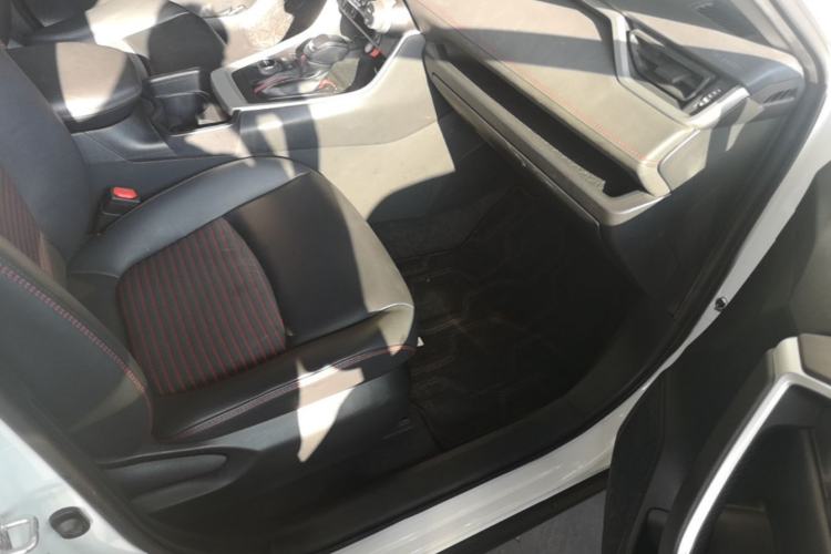 Used Toyota RAV4 Rongfang Plug-in Hybrid 2021 2.5L Two-Wheel Drive Elite Pro Right Front Seat