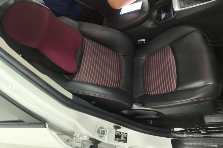 Used Toyota RAV4 Rongfang Plug-in Hybrid 2021 2.5L Two-Wheel Drive Elite Pro Right Front Seat