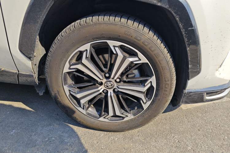 Used Toyota RAV4 Rongfang Plug-in Hybrid 2021 2.5L 4x4 Flagship Pro Right Front Wheel Hub