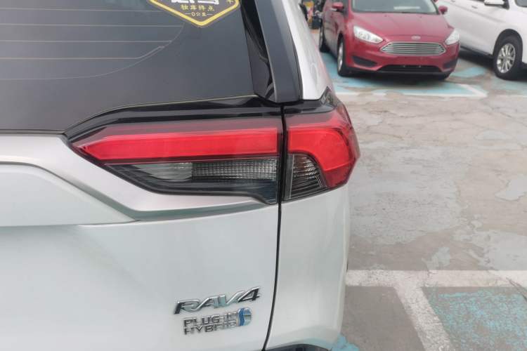 Used Toyota RAV4 Rongfang Plug-in Hybrid 2021 2.5L 4x4 Flagship Pro Right Rear Taillight