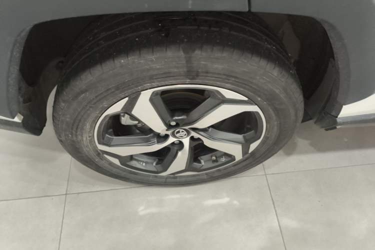 Used Toyota RAV4 Rongfang Plug-in Hybrid 2021 2.5L Two-Wheel Drive Elite Pro Right Rear Wheel Hub