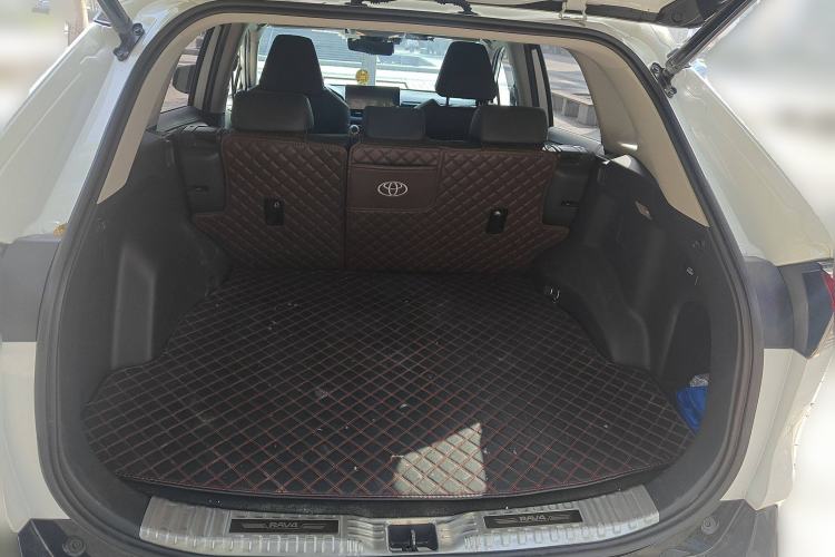 Used Toyota RAV4 Rongfang Plug-in Hybrid 2021 2.5L 4x4 Flagship Pro Trunk