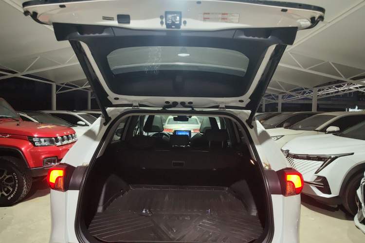 Used Toyota RAV4 Rongfang Plug-in Hybrid 2021 2.5L 4x4 Flagship Pro Trunk