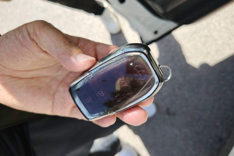 Used Toyota RAV4 Rongfang Plug-in Hybrid 2021 2.5L Two-Wheel Drive Elite Pro Vehicle Key