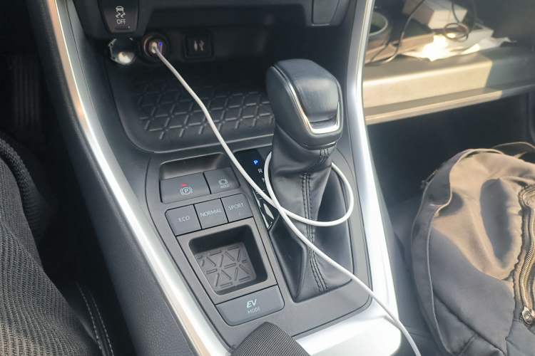 Used Toyota RAV4 Rongfang Plug-in Hybrid 2022 2.5L Two-Wheel Drive Elite Pro Gear Lever