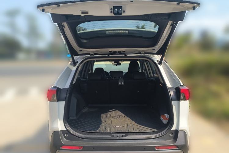 Used Toyota RAV4 Rongfang Plug-in Hybrid 2022 2.5L Two-Wheel Drive Elite Pro Trunk