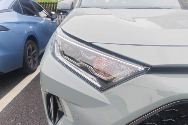 Used Toyota RAV4 Rongfang Plug-in Hybrid 2022 2.5L Four-Wheel Drive Flagship Pro Right Front Headlight