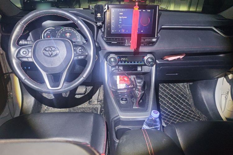 Used Toyota RAV4 Rongfang Plug-in Hybrid 2022 2.5L Two-Wheel Drive Elite Pro Center Console