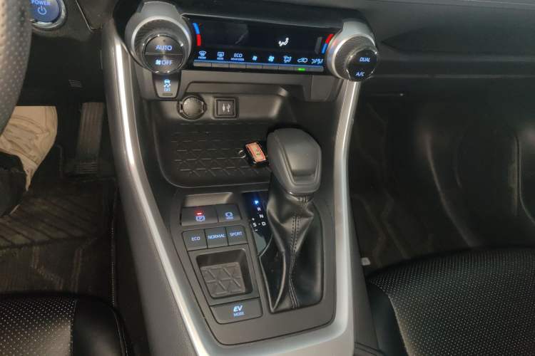 Used Toyota RAV4 Rongfang Plug-in Hybrid 2022 2.5L Two-Wheel Drive Elite Pro Gear Lever