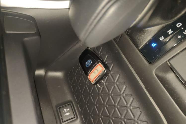 Used Toyota RAV4 Rongfang Plug-in Hybrid 2022 2.5L Two-Wheel Drive Elite Pro Interior 1