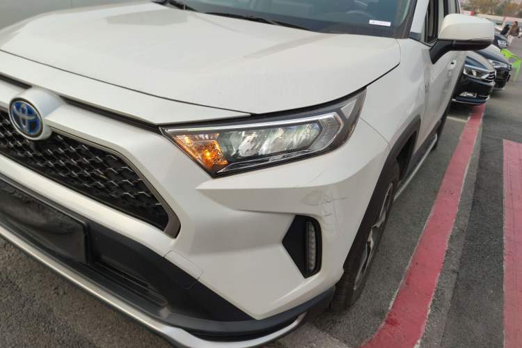 Used Toyota RAV4 Rongfang Plug-in Hybrid 2022 2.5L Two-Wheel Drive Elite Pro Left Front Headlight