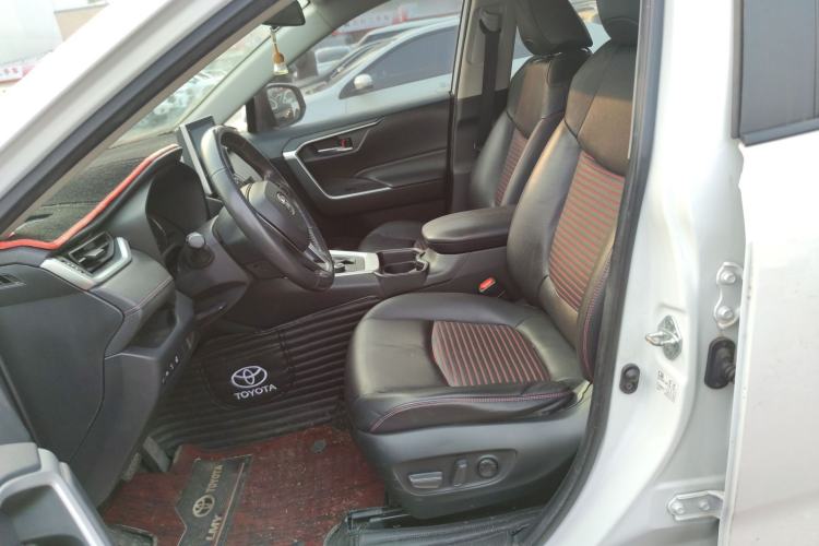 Used Toyota RAV4 Rongfang Plug-in Hybrid 2022 2.5L Two-Wheel Drive Elite Pro Left Front Seat