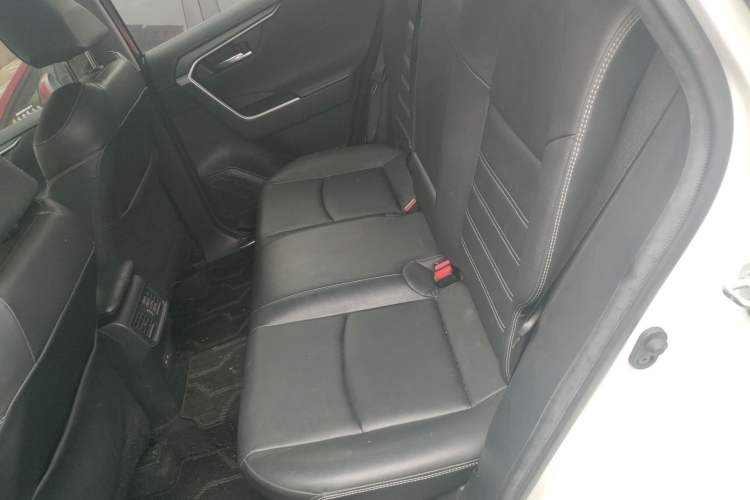 Used Toyota RAV4 Rongfang Plug-in Hybrid 2022 2.5L Four-Wheel Drive Flagship Pro Left Rear Seat