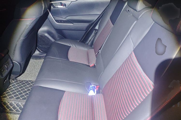 Used Toyota RAV4 Rongfang Plug-in Hybrid 2022 2.5L Two-Wheel Drive Elite Pro Left Rear Seat