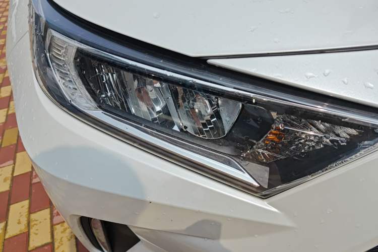 Used Toyota RAV4 Rongfang Plug-in Hybrid 2022 2.5L Two-Wheel Drive Elite Pro Right Front Headlight
