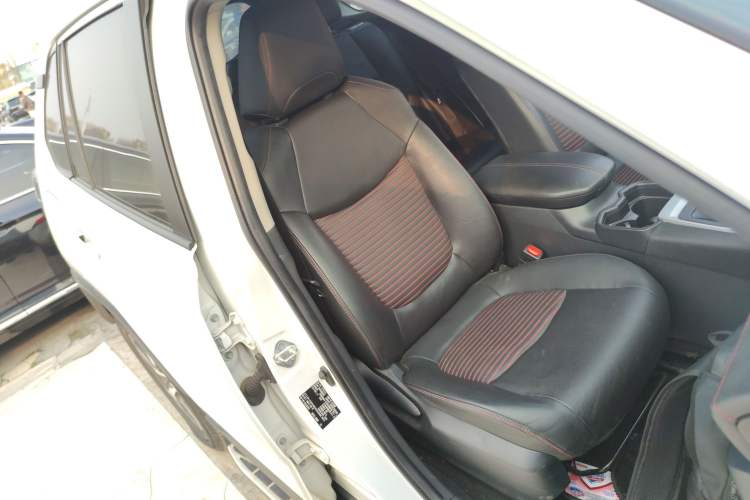 Used Toyota RAV4 Rongfang Plug-in Hybrid 2022 2.5L Two-Wheel Drive Elite Pro Right Front Seat