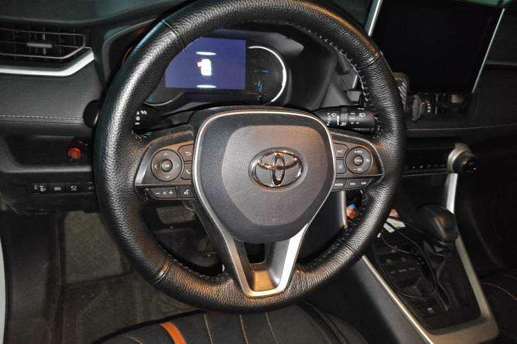 Used Toyota RAV4 Rongfang Plug-in Hybrid 2022 2.5L Two-Wheel Drive Elite Pro Steering Wheel