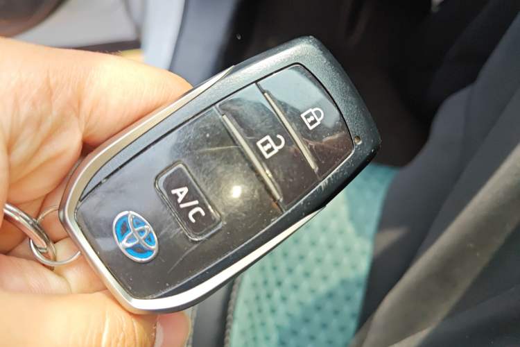 Used Toyota RAV4 Rongfang Plug-in Hybrid 2022 2.5L Two-Wheel Drive Elite Pro Vehicle Key
