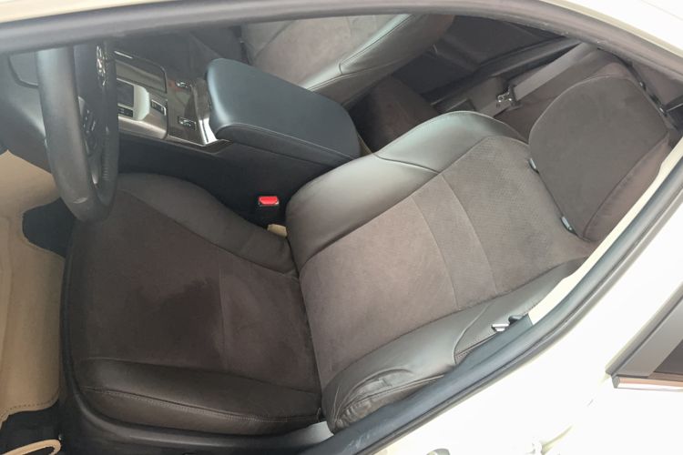 Used Toyota Reiz 2013 2.5V Shangrui Edition Interior 10
