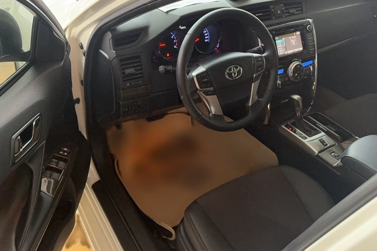 Used Toyota Reiz 2013 2.5V Shangrui Edition Interior 2