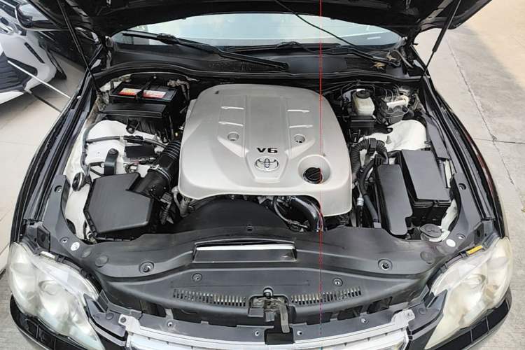 Used Toyota Reiz 2006 2.5S Special Edition Engine Bay