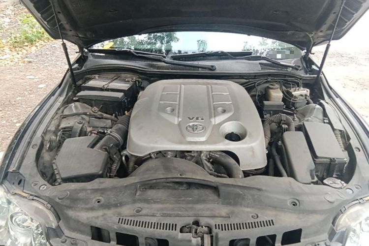 Used Toyota Reiz  Engine Bay
