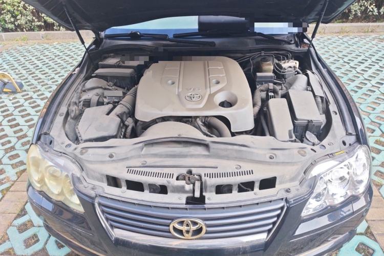 Used Toyota Reiz 2006 2.5V Engine Bay