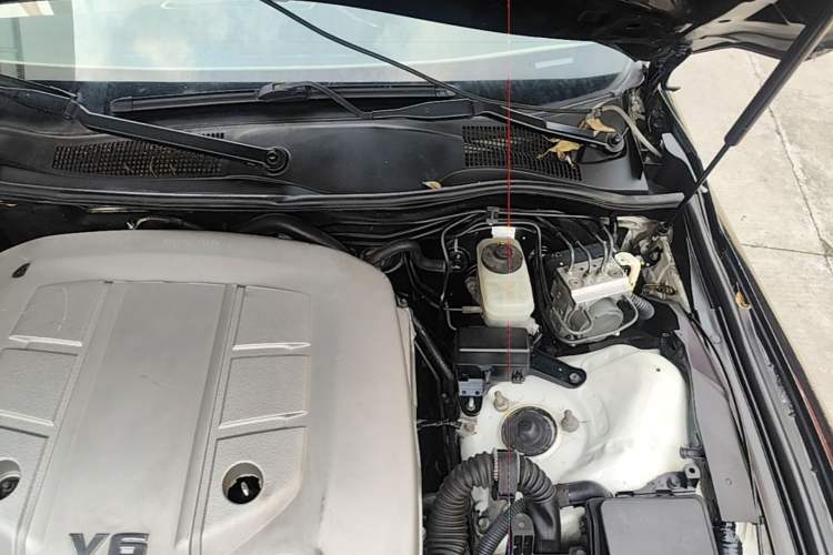 Used Toyota Reiz 2006 2.5S Special Edition Engine Bay Left
