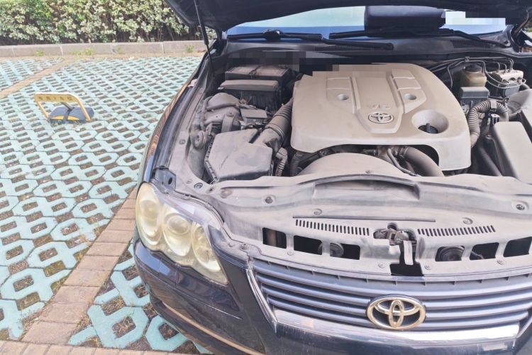 Used Toyota Reiz 2006 2.5V Engine Bay Right