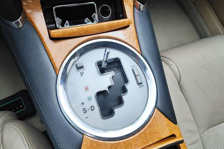 Used Toyota Reiz 2006 2.5S Special Edition Gear Lever
