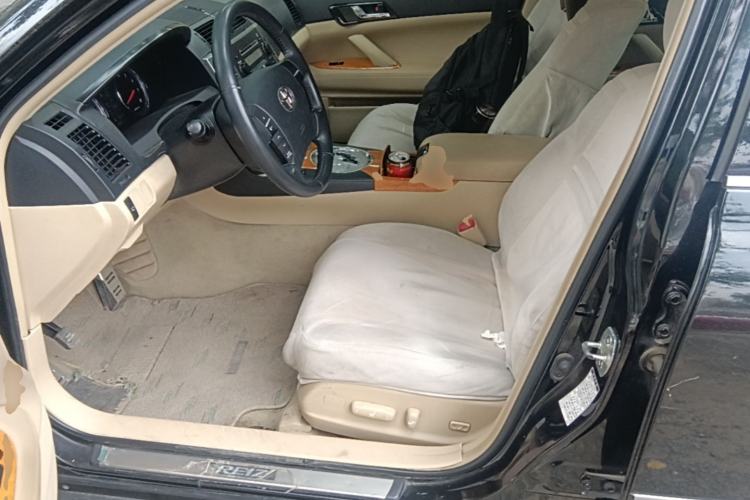 Used Toyota Reiz  Left Front Seat